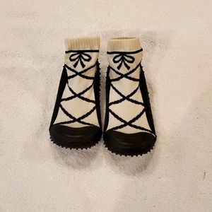 Kids Skidders grip shoes
